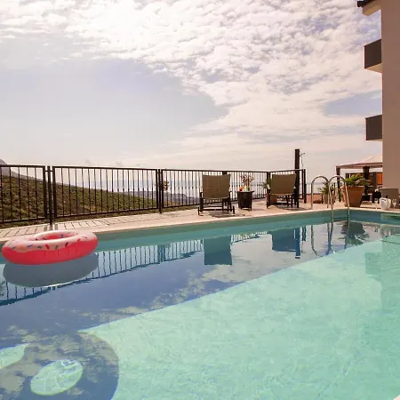 Semesterbostad Premium In Kucine-mravinci With Swimming Pool