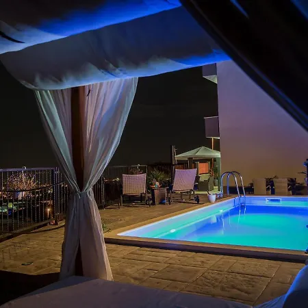 Semesterbostad Premium In Kucine-mravinci With Swimming Pool
